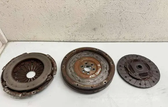 Volkswagen Caddy Clutch set kit 3082001915 SACHS