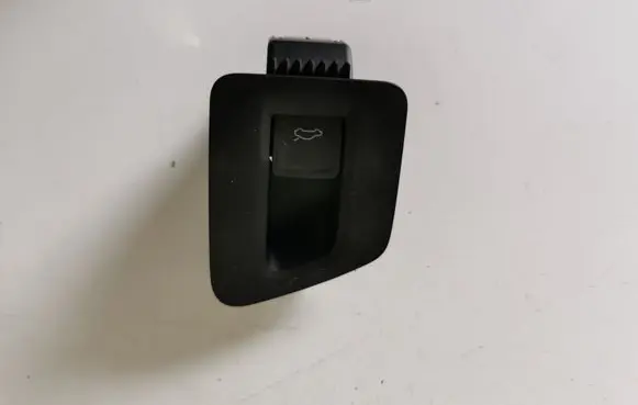 Volkswagen PASSAT B8 Fuel tank opening switch 3G0959831