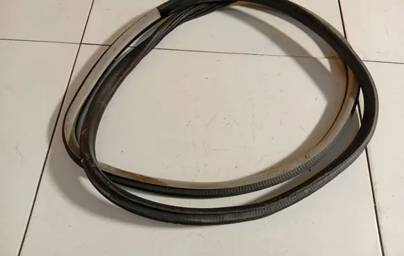 Opel Vectra C Rubber seal front coupe door 