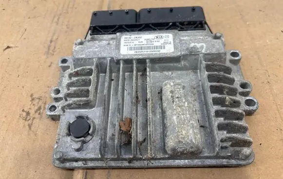 KIA Venga Engine control unit/module 391302A302 28332571 2833257101