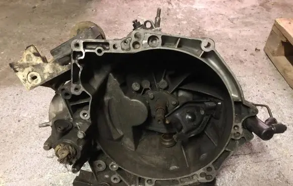 Citroen C4 II Manual 5 speed gearbox 16HDIC4