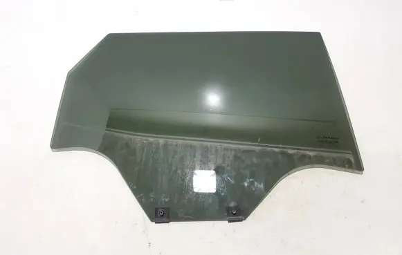 Renault Austral Rear door window glass 823000402R