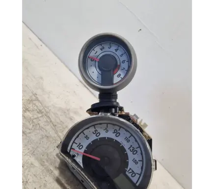 Citroen C1 Speedometer (instrument cluster) 832700H010 85633OU