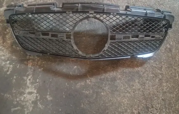Mercedes-Benz SLK R172 Front bumper upper radiator grill A1728880160