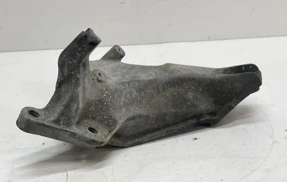 BMW 1 E81 E87 Engine mounting bracket 6760309 24168110