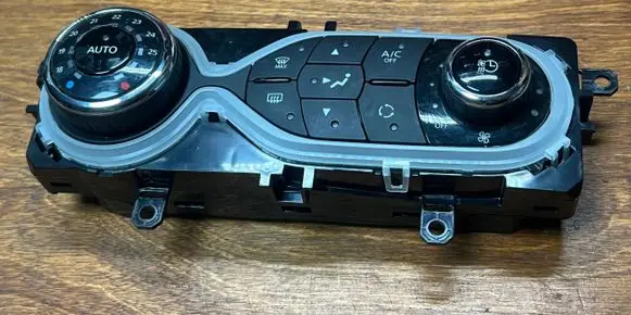 Renault Zoe Climate control unit E1071159E
