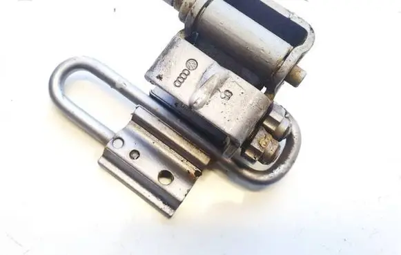 Audi A4 S4 B7 8E 8H Rear door lower hinge 8e0833411