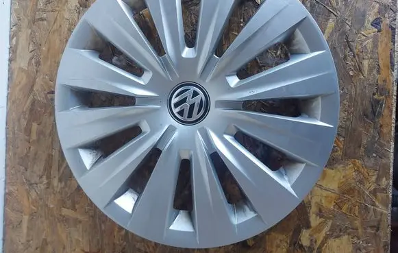 Volkswagen Golf VII R16 wheel hub/cap/trim 5G0601147