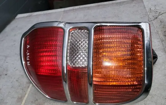 Toyota RAV 4 (XA20) Rear/tail lights 134537