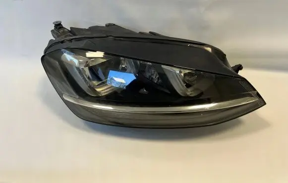 Volkswagen Golf VII Headlight/headlamp