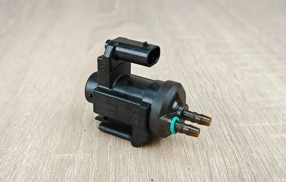 BMW 4 G22 G23 G24 G26 Vacuum valve 8570591