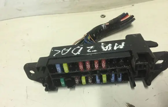 Mazda 2 Fuse box set