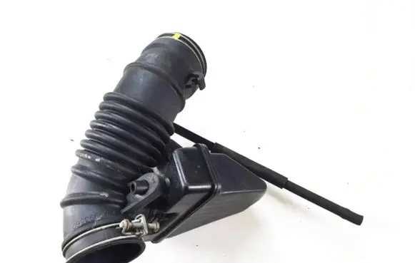 Mitsubishi Grandis Air intake hose/pipe MR993560