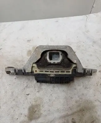 Chevrolet Volt II Engine mounting bracket 30757923339695 326E69