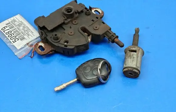 Ford Focus Engine bonnet/hood lock/catch
