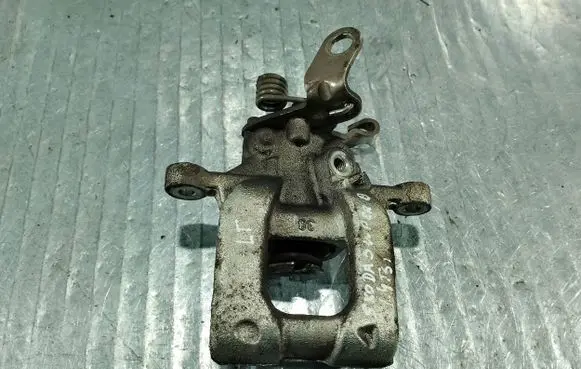 Skoda Superb B6 (3T) Rear brake caliper