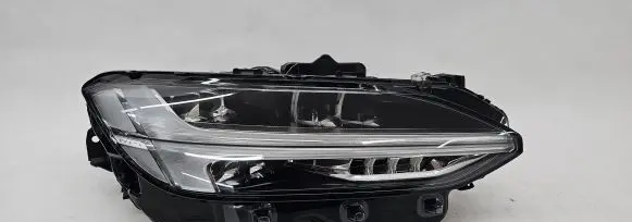 Volvo S90, V90 Headlight/headlamp 31655729