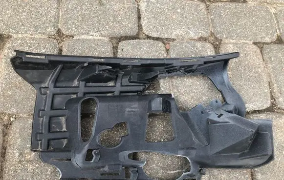 Volvo V60 Front bumper mounting bracket 31323841