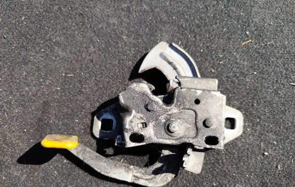 Mini One - Cooper R50 - 53 Engine bonnet/hood lock/catch