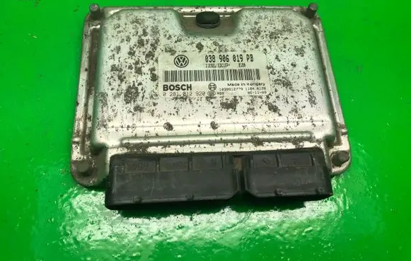 Volkswagen PASSAT B5.5 Engine control unit/module ECU 038906019PB 0281012920