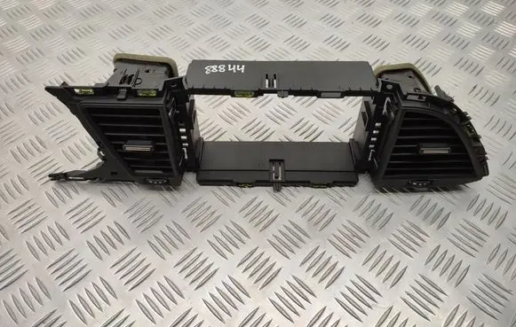 Seat Leon (5F) Dash center air vent grill 5F1819110