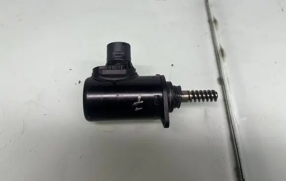 BMW 7 G11 G12 other engine part 7631574 11377631574