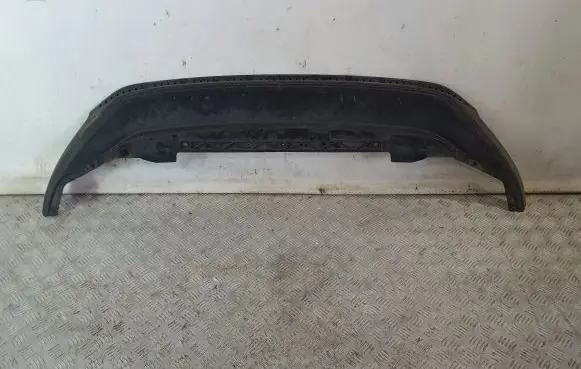 Front bumper lip