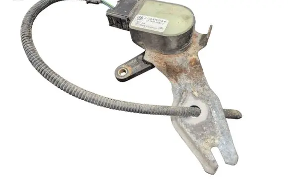 Headlight/headlamp level sensor