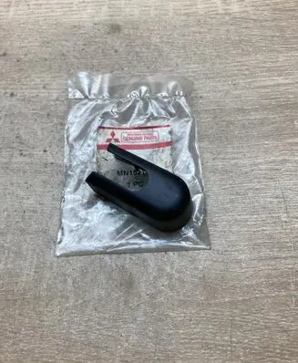 Mitsubishi Colt Wiper trim MN152106 REARWIPERNUTCOVER