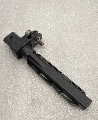 BMW 5 F10 F11 Crankshaft position sensor 7805188 25916610