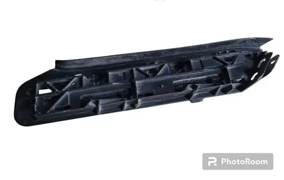 Front bumper mounting bracket