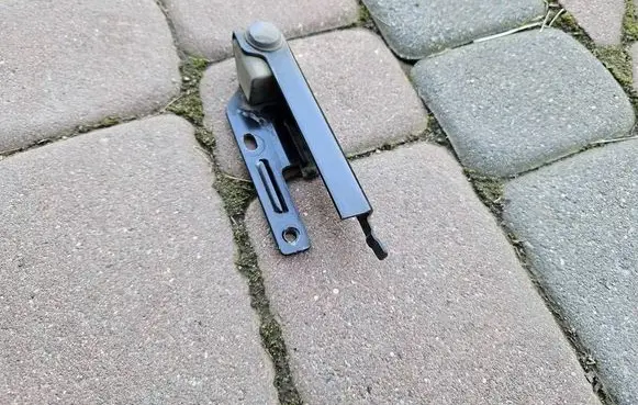 Citroen Berlingo Sliding door bottom rail 9821949180-1