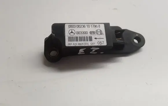 Mercedes-Benz C AMG W203 Airbag deployment crash/impact sensor 0018204426