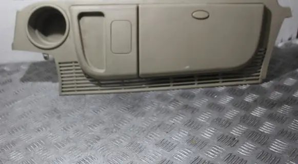 Land Rover Discovery 4 - LR4 Glove box