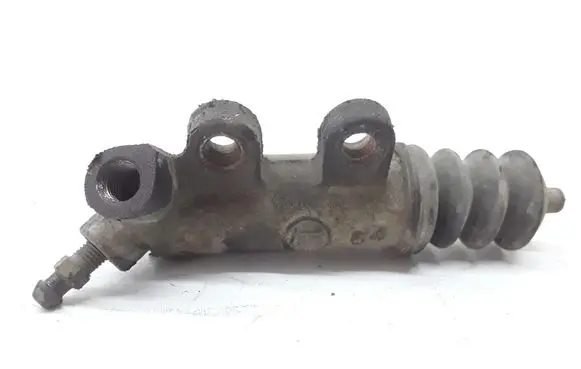 Toyota Avensis T250 Clutch slave cylinder 