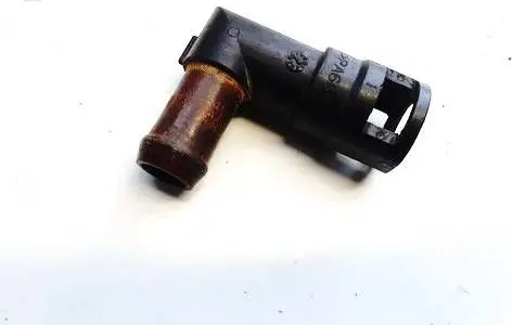 Engine coolant pipe/hose
