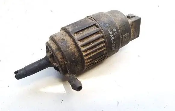 Opel Vectra B Windscreen/windshield washer pump 090586631