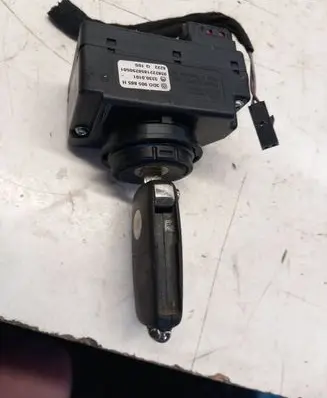 Volkswagen Touareg I Ignition lock 3D0905865H 33300101 82221856230501