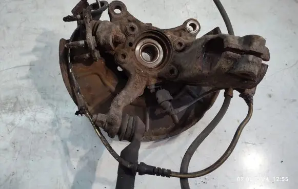Volkswagen Tiguan Front wheel hub