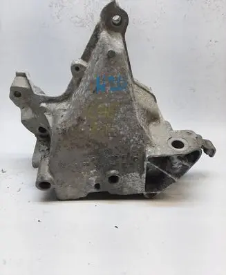 Volkswagen Jetta VI Engine mounting bracket 04E199275