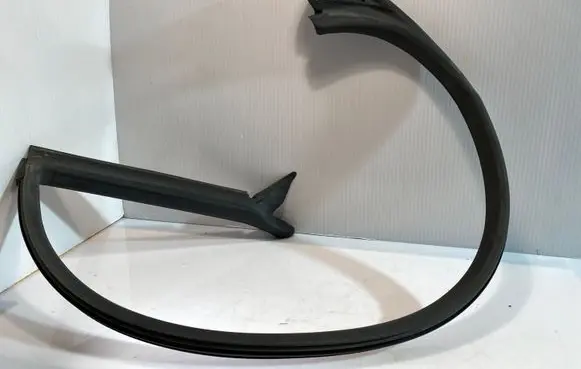 Audi S5 Rubber seal front coupe door 8T0845353