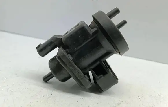 Mercedes-Benz C W203 Turbo solenoid valve A0005450427 0005450427