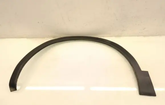 Nissan Qashqai+2 Front arch trim 