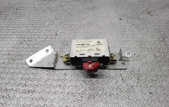 Audi A6 S6 C4 4A Alarm control unit/module 4A0951173