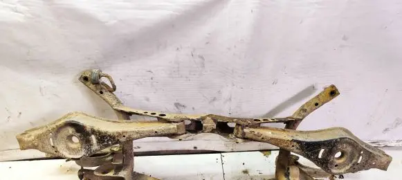 Volkswagen Touran I Rear subframe 