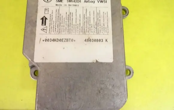 Volkswagen PASSAT B5 Airbag control unit/module 1C0909605B