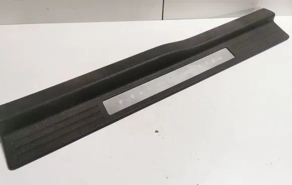 Ford Mustang V Side skirt front trim AR336313200BDW