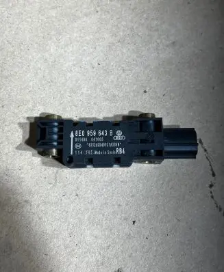 Audi A4 S4 B7 8E 8H Airbag deployment crash/impact sensor 8E0959643B
