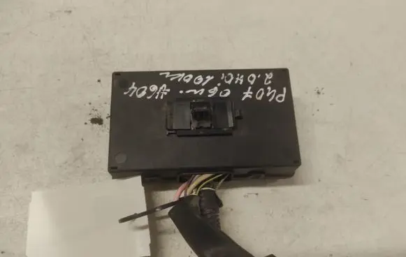 Peugeot 407 Relay mounting block 9632229480 97086100