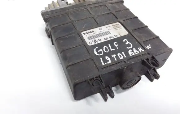 Volkswagen Golf III Engine control unit/module 028906021C 0281001170